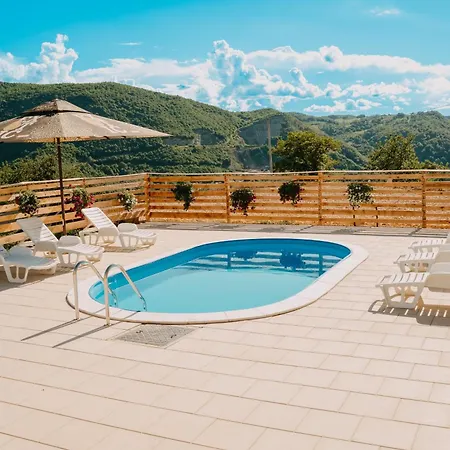 בית נופש Vidovo Domacinstvo באניה לוקה